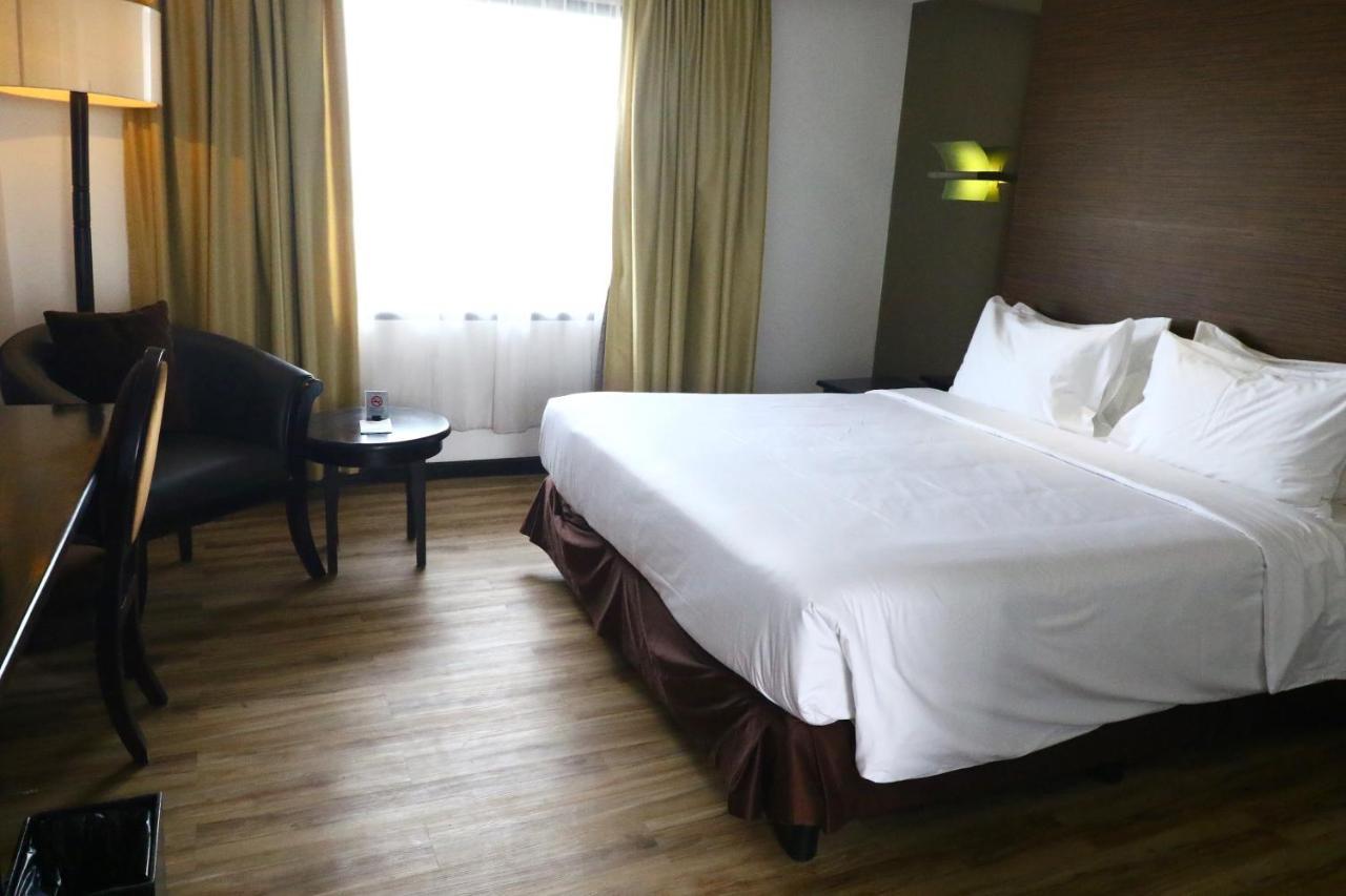 Jakarta Airport Hotel Tangerang Exterior foto